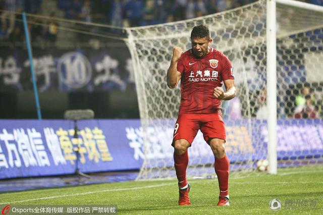 ”达到这一点，在创作过程中需要处理好两个问题：一、谁的现实？