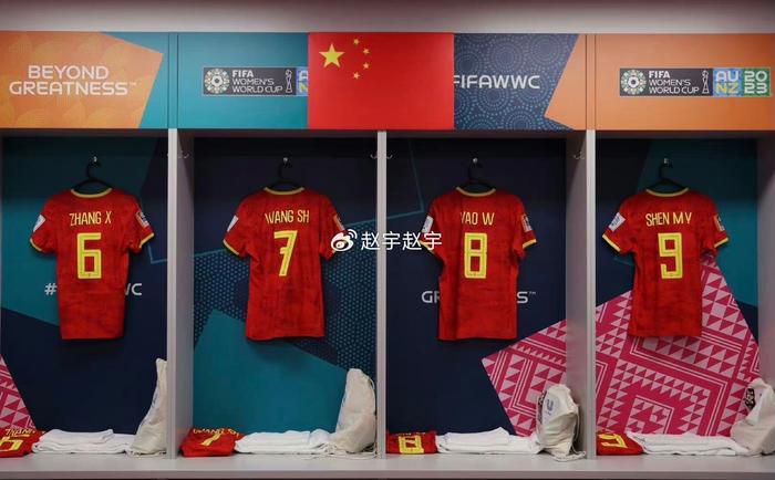 在这个被算法、数据和虚拟影像包裹的时代，我们比以往任何时候都更怀念那种原始的生命力。