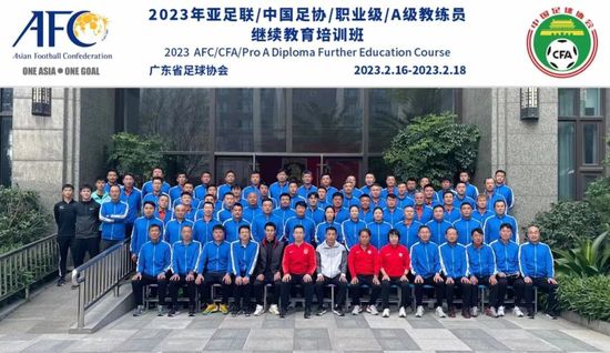 目前正在高丽大学新闻系攻读硕士学位的李仁慧，因美貌和智慧兼备而被称为才女校花。