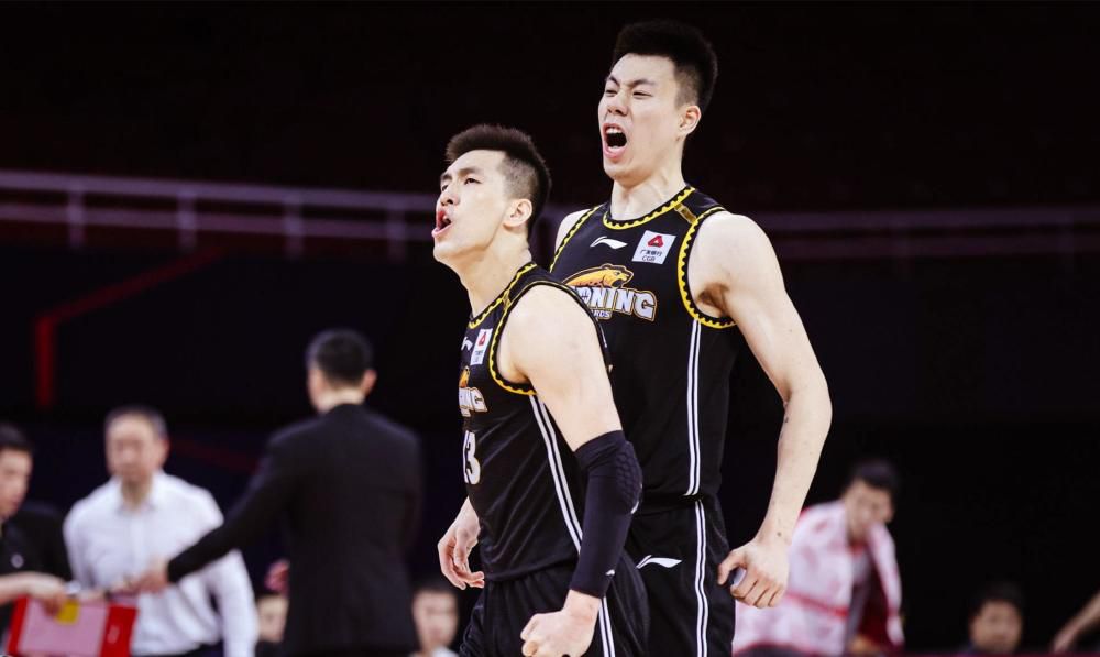 在红 专访《寄生兽》男星染谷将太：拍摄打戏苦中作乐 2015-04-30 日本男星染谷将太凭借主演《寄生兽》人气飙升，而在刚刚上映的《寄生兽 完结篇》中，扮演主人公泉新一的染谷，凭借精湛演技再次赢得好评如潮。