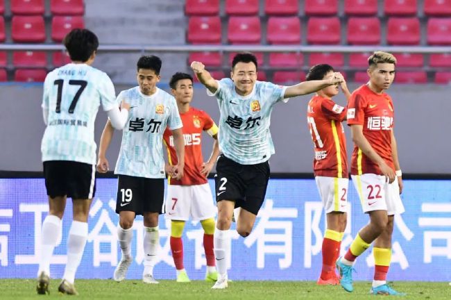 为宣传新片，“甜茶”开 《至尊马蒂》官宣甜茶首次来华 海报尽显狂飙野心 2026-03-04 近日，由提莫西·查拉梅主演的电影《至尊马蒂》发布态度预告、IMAX和CINITY制式海报，官宣“甜茶”提莫西·查拉梅将首次来华，于3月8日至11日在成都和北京开启“抓马”中国行。