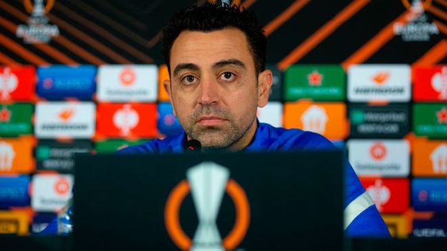 朱丽叶·刘易斯一身酒红色长裙 全国政协会议开幕 冯小刚、陈凯歌等委员现身参会 2016-03-04 北京，全国政协十二届四次会议开幕。