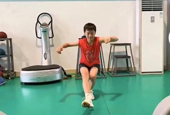 进入公司后推出的每件商品都大获成功，是快速晋升的最佳男人。