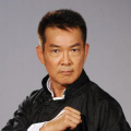 ”祝福的话语后面还带了一串“蜘蛛”“蜘蛛网”“樱桃”“探险”“精灵”的 荷兰弟新片，比「蜘蛛侠」爽？