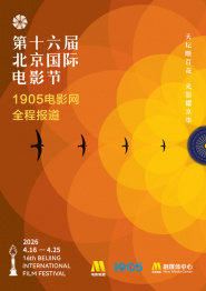 影片由卡西·阿弗莱克、艾瑞克·巴纳(Eric Bana)、本 《卡萝尔》纽约影节首映 布兰切特着透视装亮相 2015-10-10 在美国当地时间10月9日，电影《卡萝尔》（Carol）在第53届纽约电影节举行首映礼。