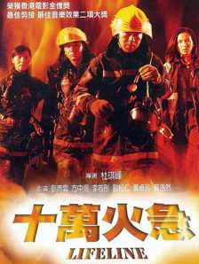 照片中，刘亦菲一改天仙攻、高冷画风，身穿简单舒适的白色T恤和衬衫，在暖阳下和自家领养的猫咪们或趴在地毯或侧卧在懒人沙发上互动，配上蓬松卷发，气质慵懒暖心，宛 阔太郭晶晶看秀比美周迅 刘亦菲吕燕左右相伴 2014-11-02 31日晚，明星出席春夏时装秀，人妻周迅与郭晶晶比拼美艳，场内看秀时端坐笑开花，刘亦菲穿短裤秀美腿，小宋佳和王珞丹邻座有说有笑。